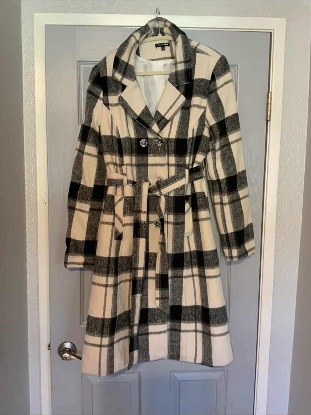 Fashion Nova XL Black Cream Plaid Belted Double Breasted Long Coat Trench